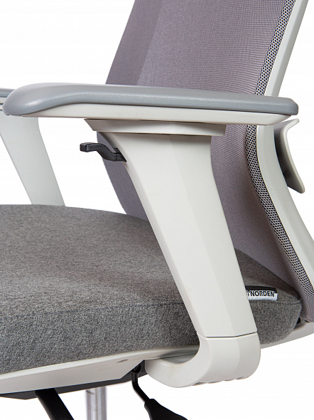 Кресло офисное  Como grey (серый пластик / серая ткань / серая сетка)